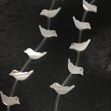 マザーオブパール小鳥(Mサイズ) 約17×8×2mm　ホワイト(1個・20個)